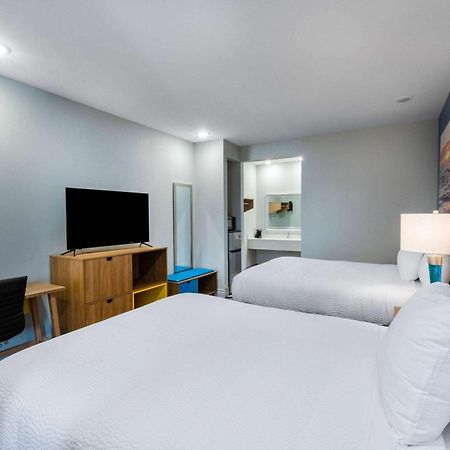 Days Inn By Wyndham Minot Exteriör bild