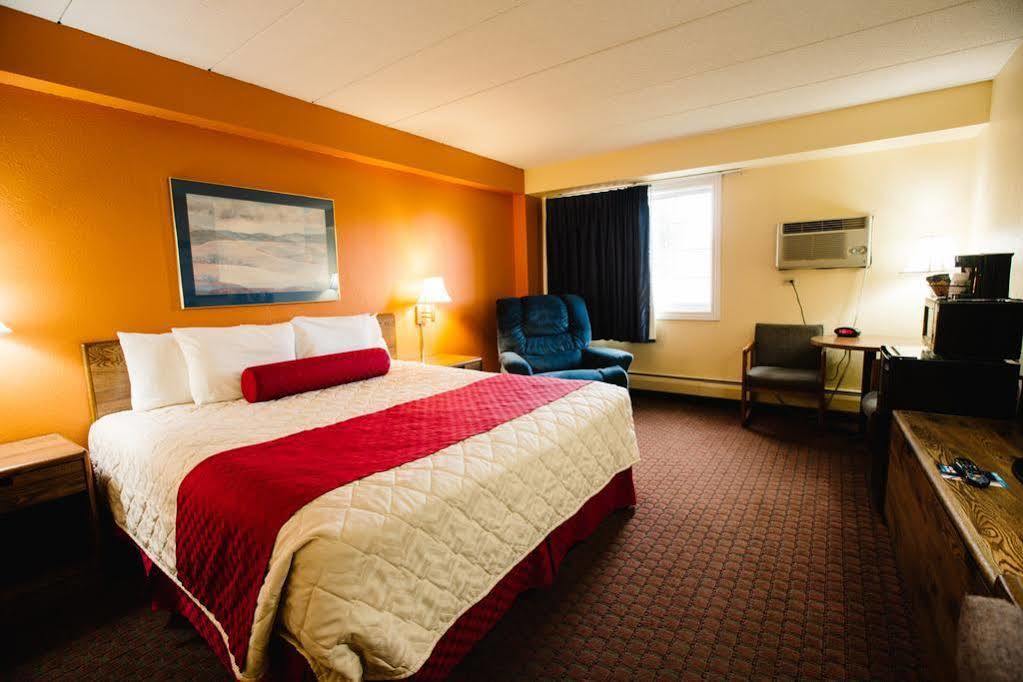 Days Inn By Wyndham Minot Exteriör bild